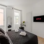 White Flat Labicana Rom